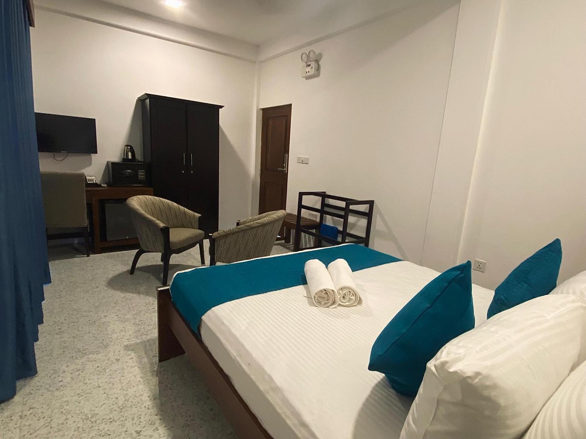 Trinco Beach Resort Trincomalee Exterior photo